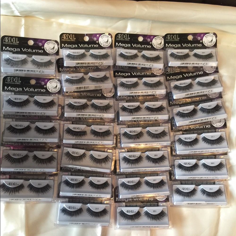 Lot of 30 Ardell Eyelashes for Carine